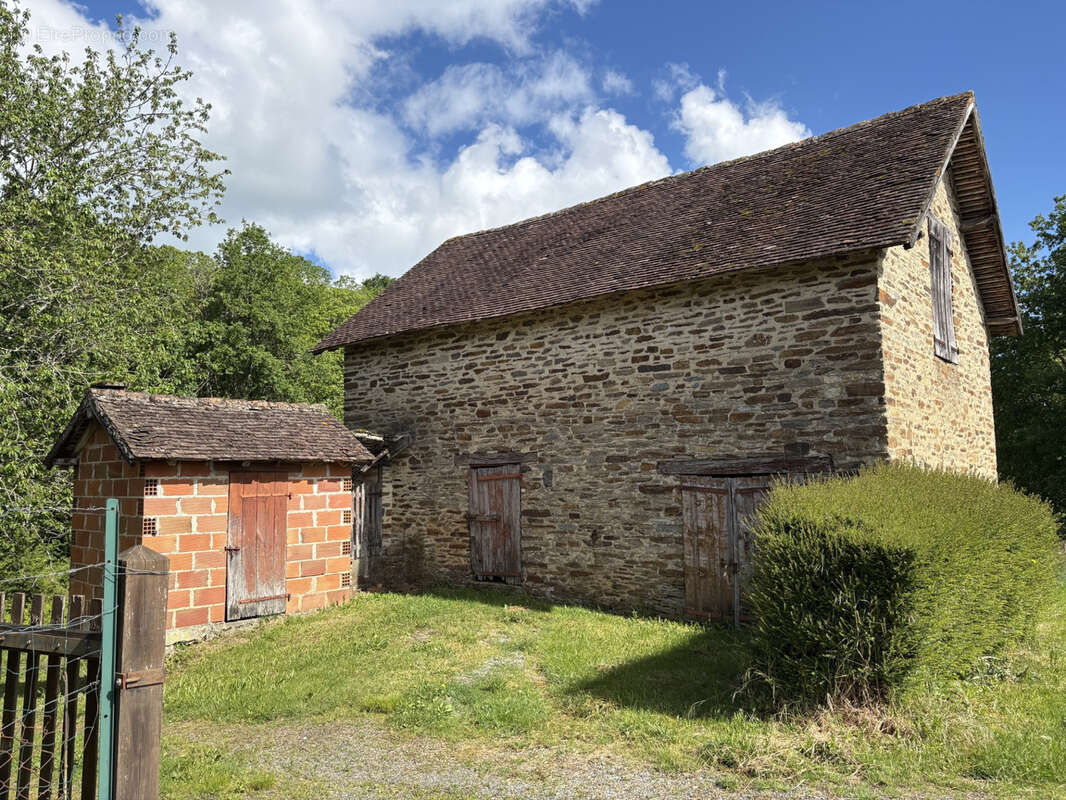 Maison à COUSSAC-BONNEVAL