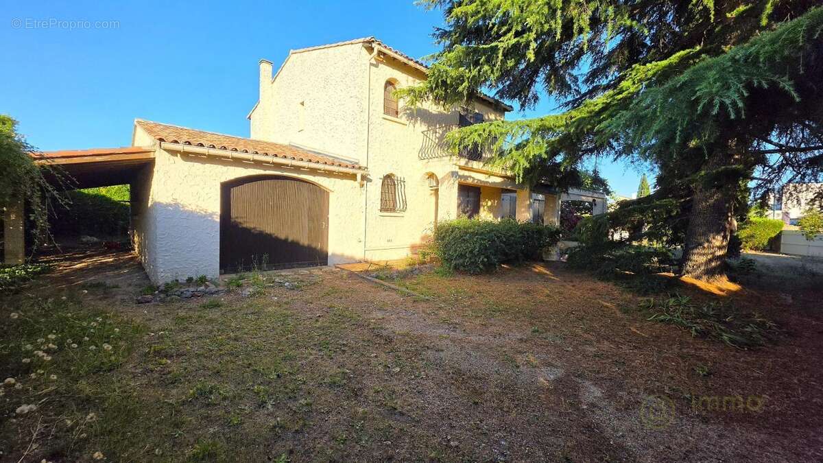 Maison à MAUGUIO