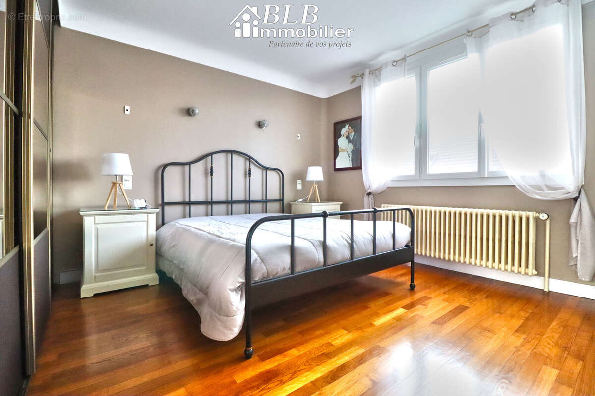 Maison à LE PERRAY-EN-YVELINES