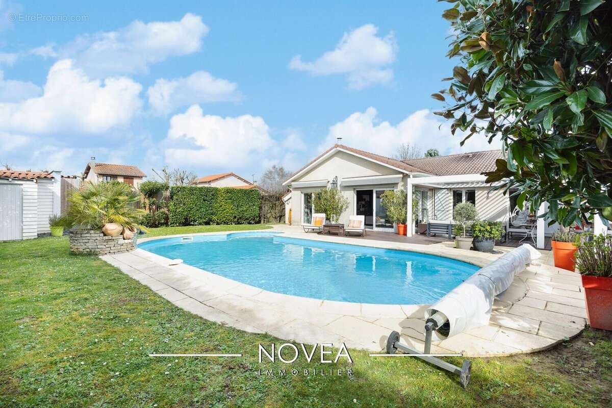 Maison à CAILLOUX-SUR-FONTAINES