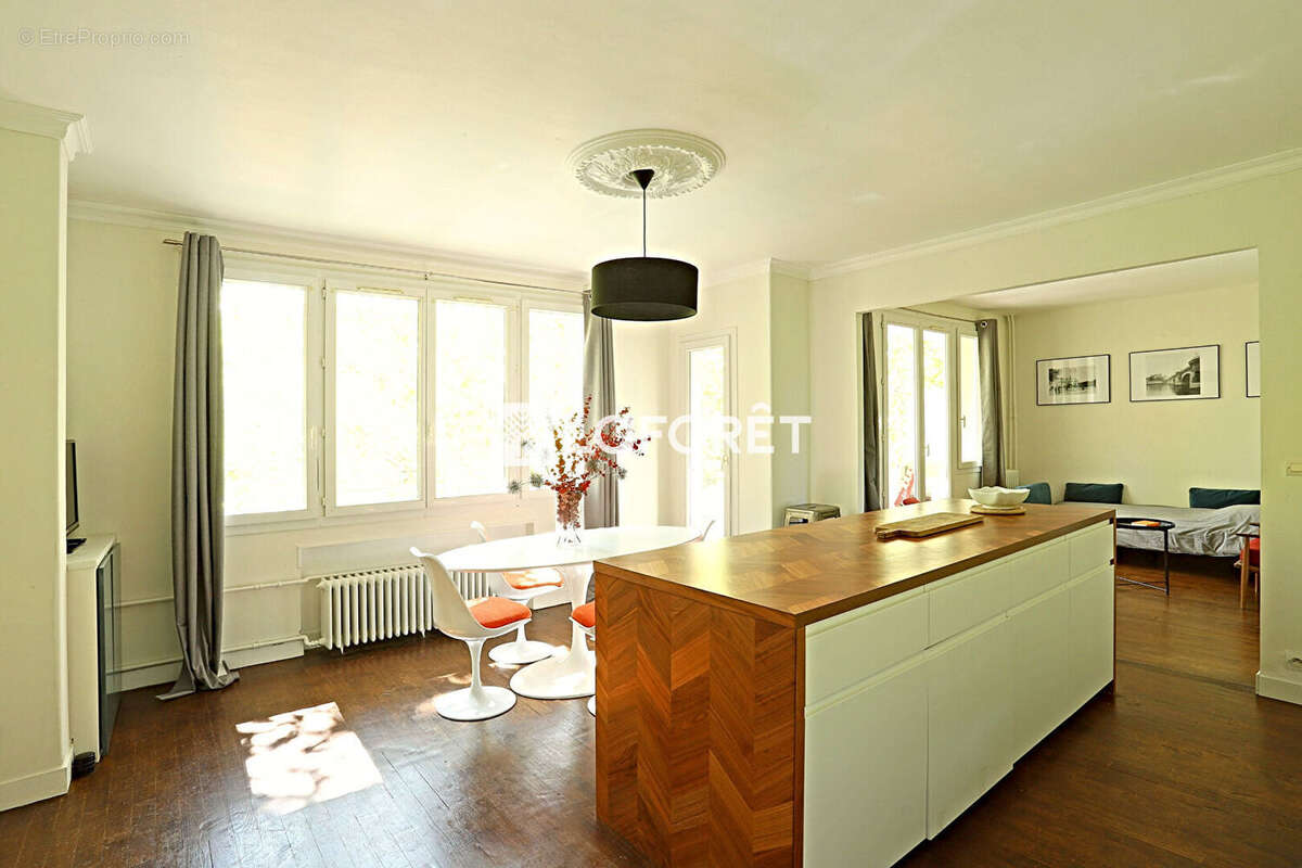 Appartement à PARIS-14E