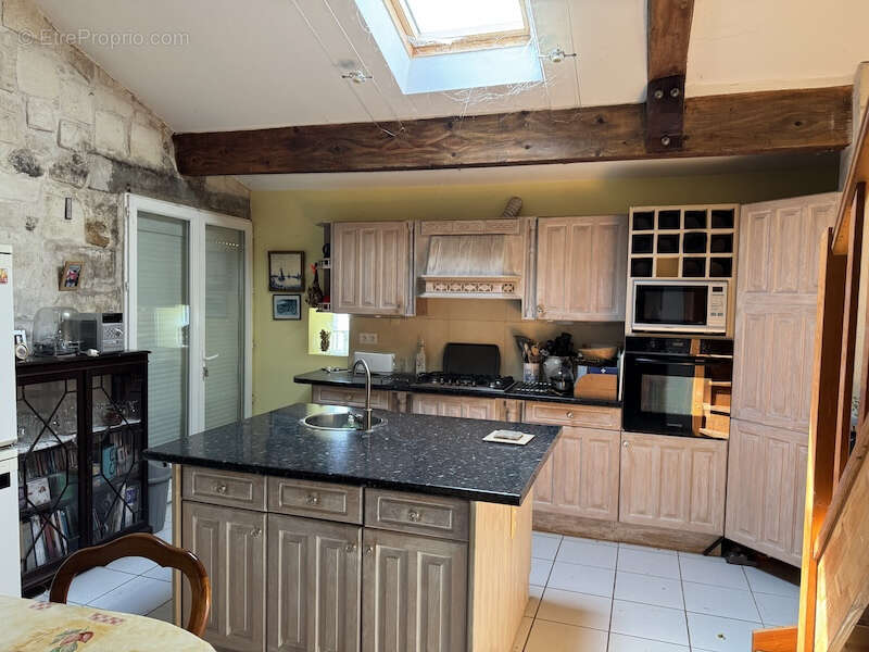 Maison en pierre, 2 chambres, jardin - petit prix! - photo 2