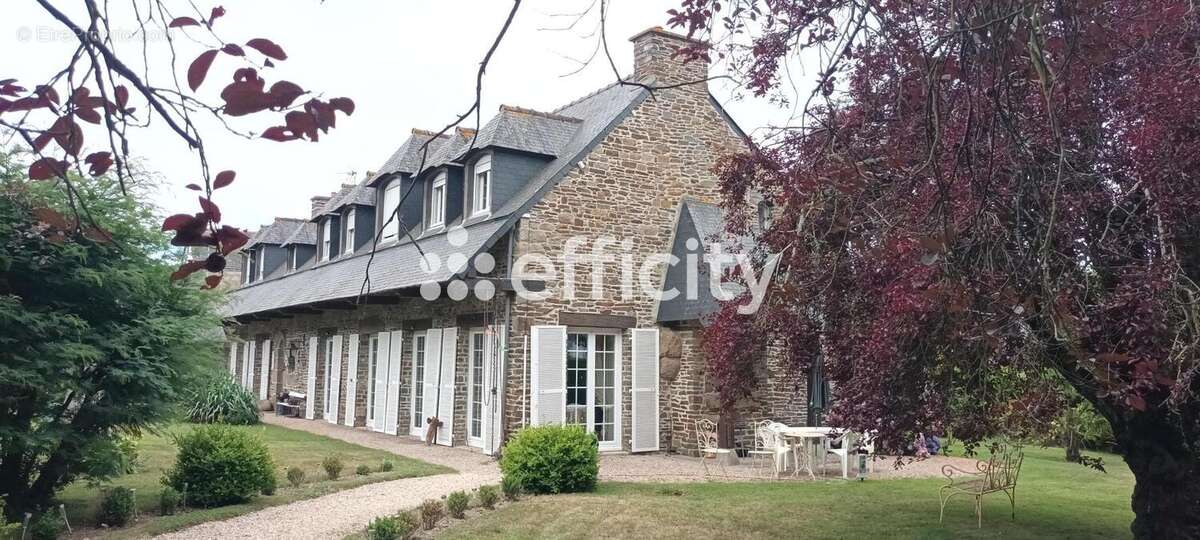 Maison à DOL-DE-BRETAGNE