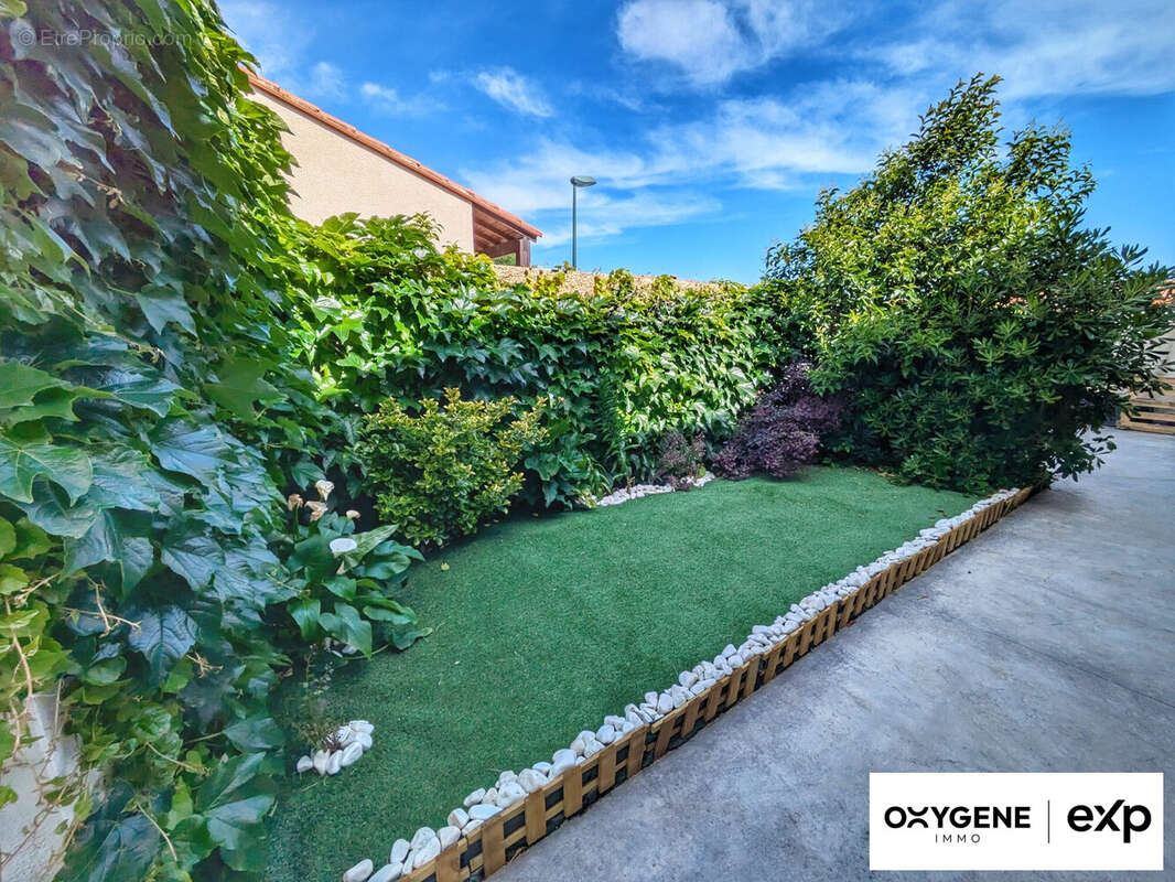 Maison à SAINT-LAURENT-DE-LA-SALANQUE