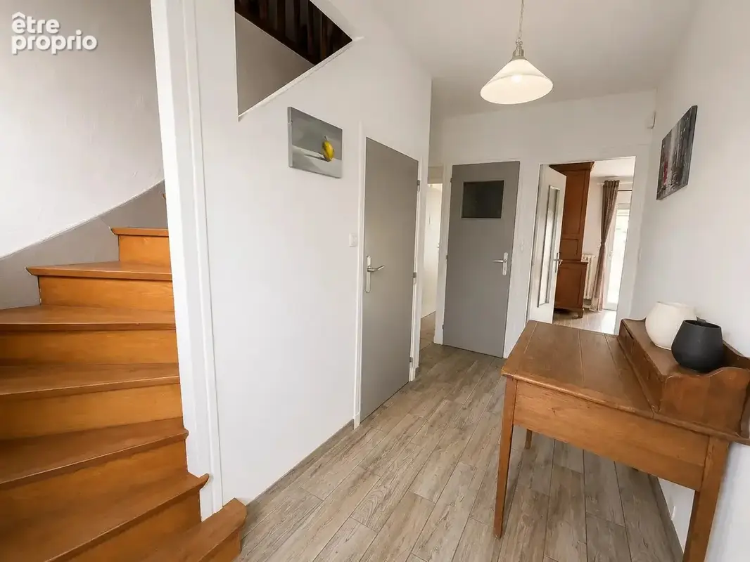 Ref 2302 : Maison lumineuse aux beaux volumes – 4 chambres – Proche toutes commodités - photo 10