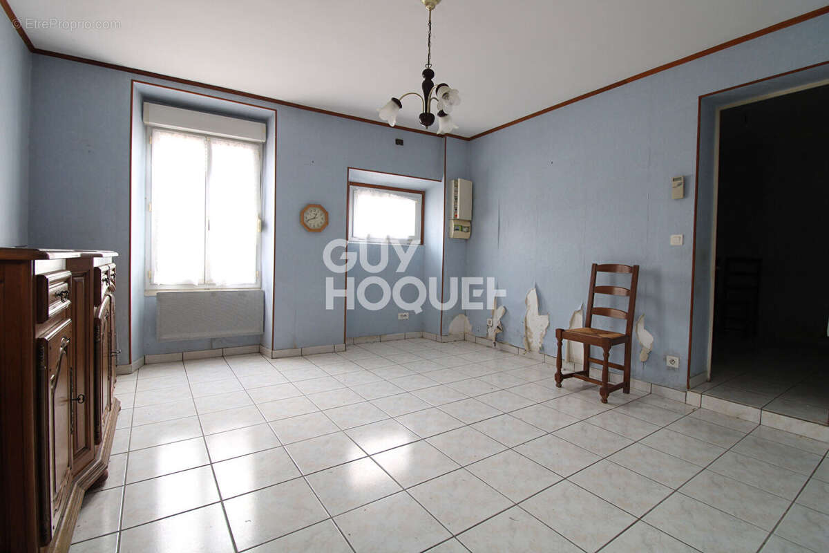 Maison à CHAMPDEUIL