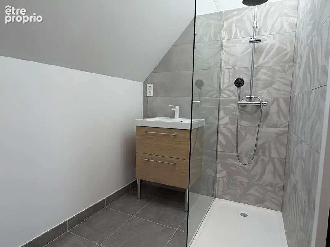 Immeuble avec local commercial et appartement de 3 pièces indépendant - photo 10