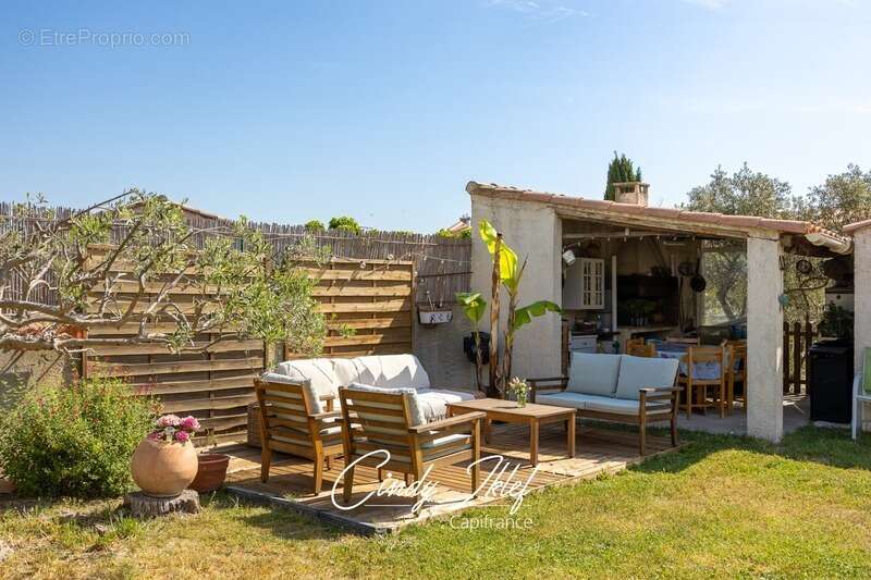 Maison à CHATEAUNEUF-LES-MARTIGUES