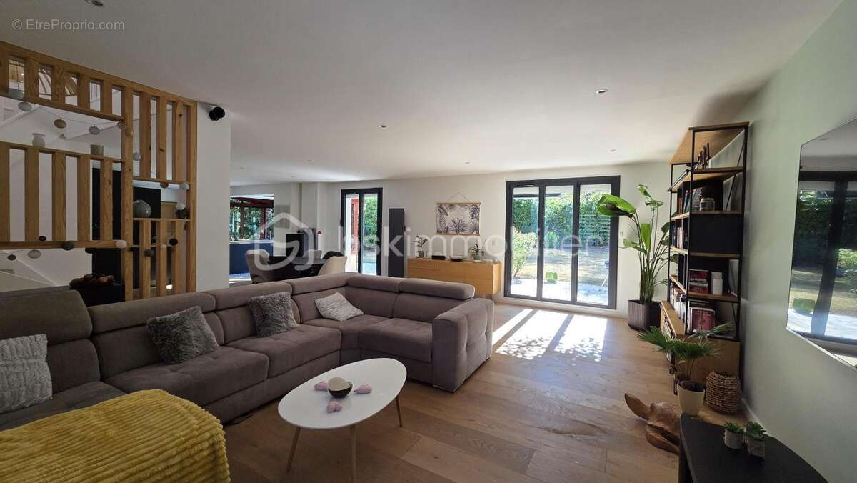 Maison de 7 pieces 190 m2 type rosemary - photo 5