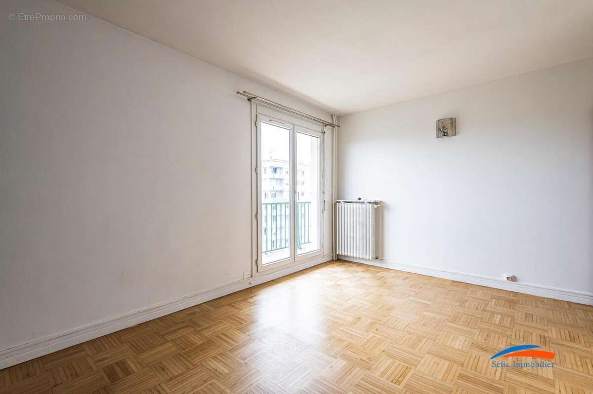   - Appartement à REIMS