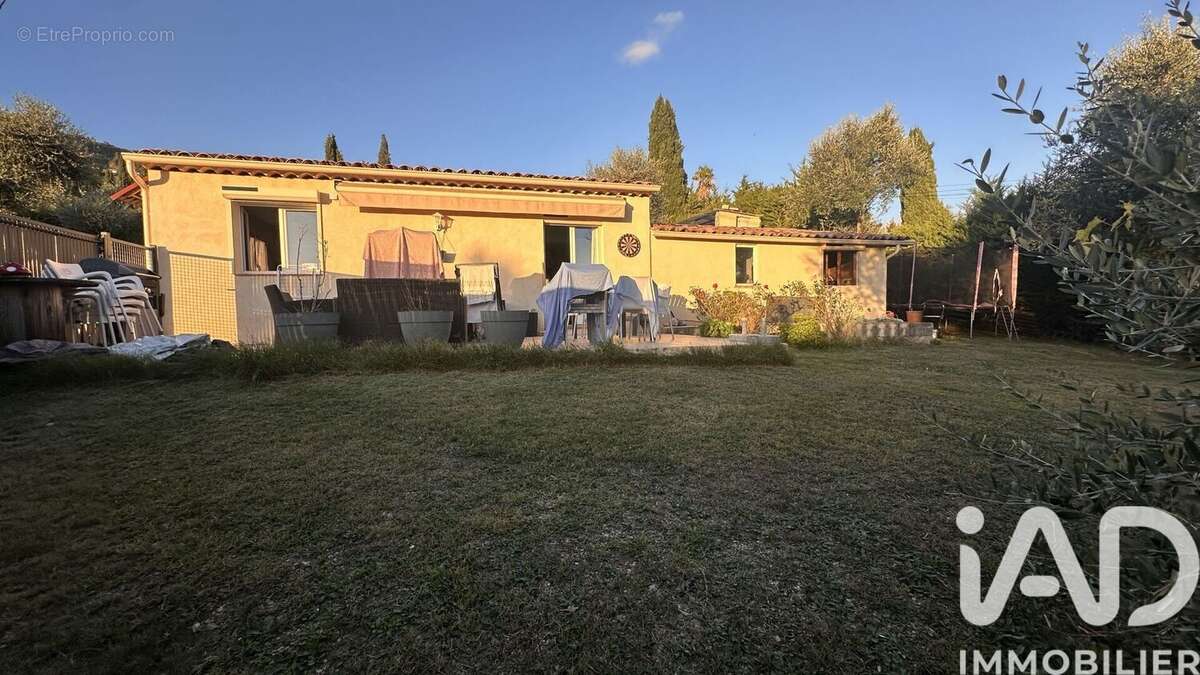 Photo 2 - Maison à PEYMEINADE