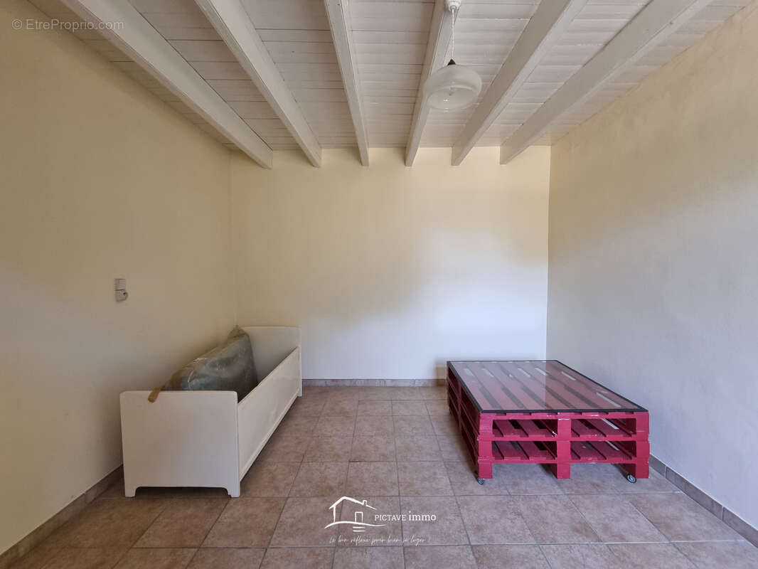 Maison 115 m2 dependances 400m2 - photo 11