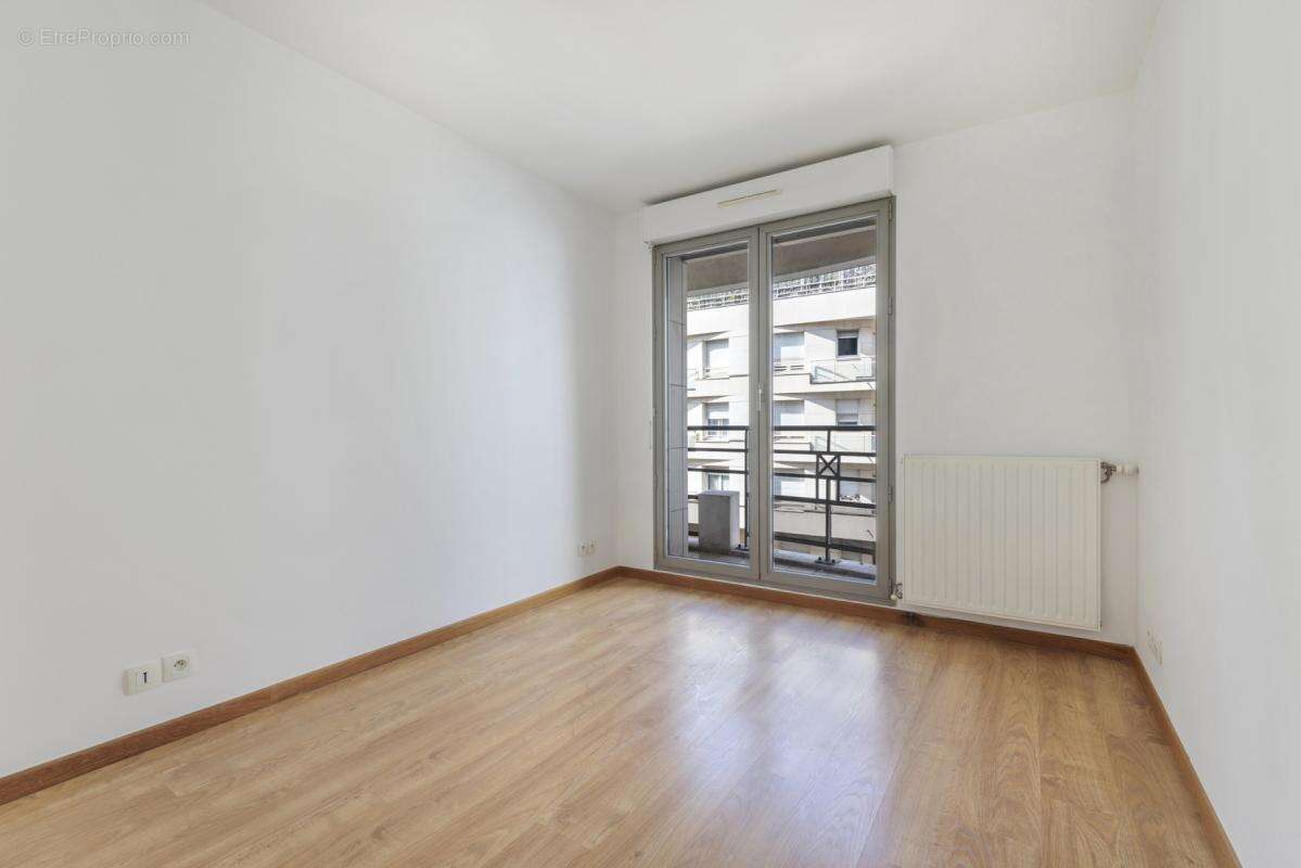 Appartement à LEVALLOIS-PERRET