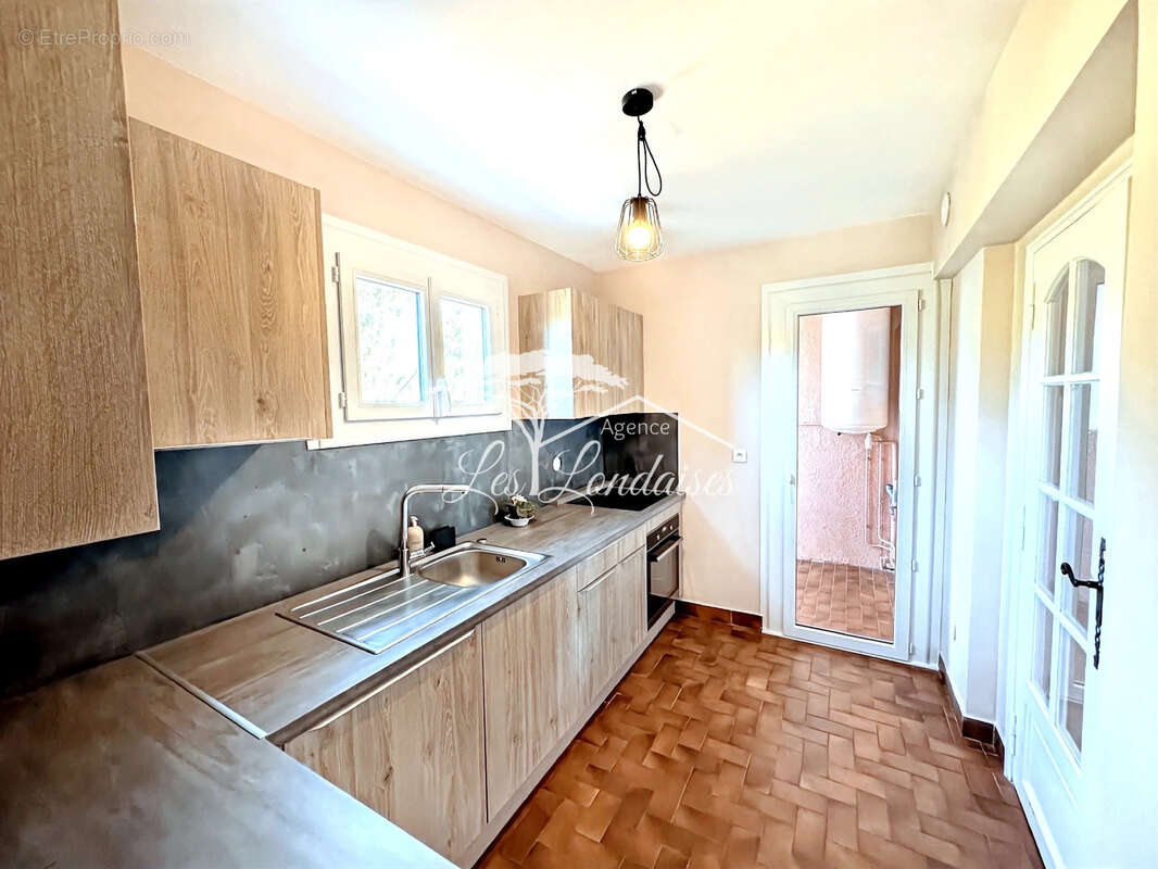 Appartement à LA LONDE-LES-MAURES