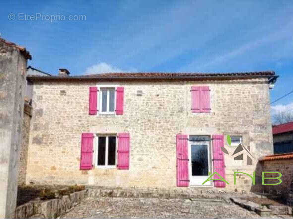 Maison à VARAIGNES