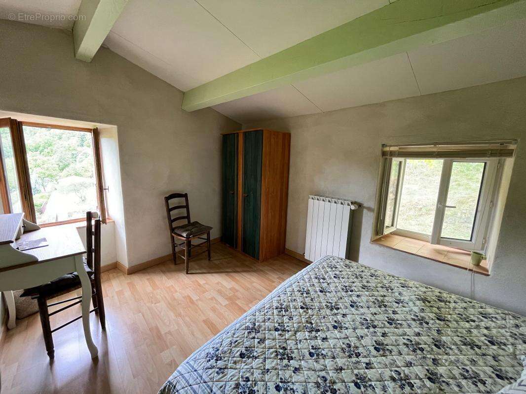 Maison à SAINT-PIERRE-SAINT-JEAN