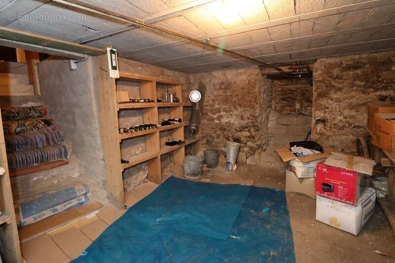 Maison à SAINT-HYMETIERE