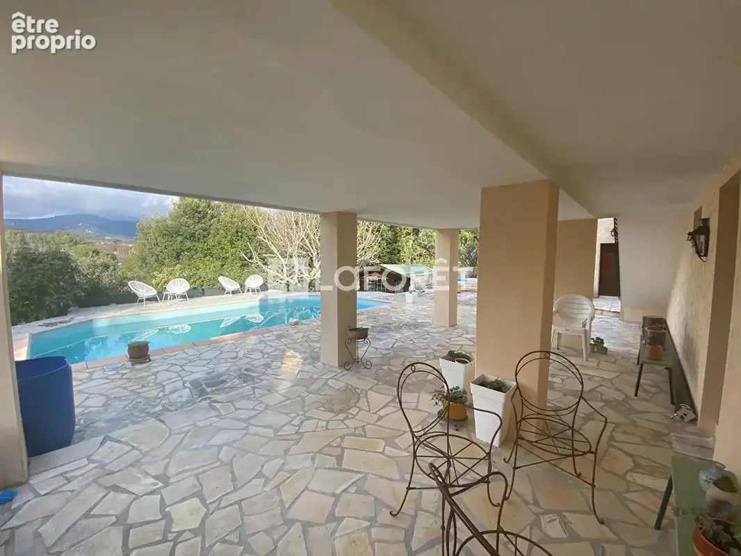 Opio villa avec piscine, vue dégagée et beau terrain de 2 950 m2 - photo 6