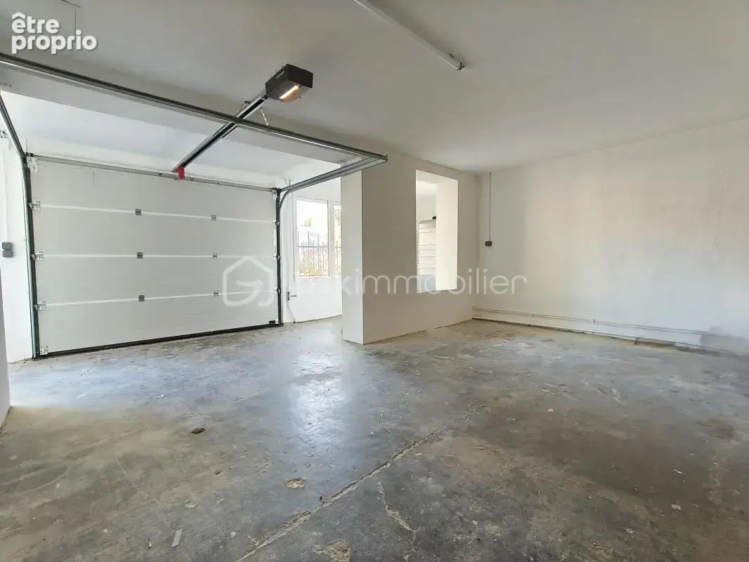 Maison individuelle, en ville, avec garage et jardinet. Trois chambres - photo 10