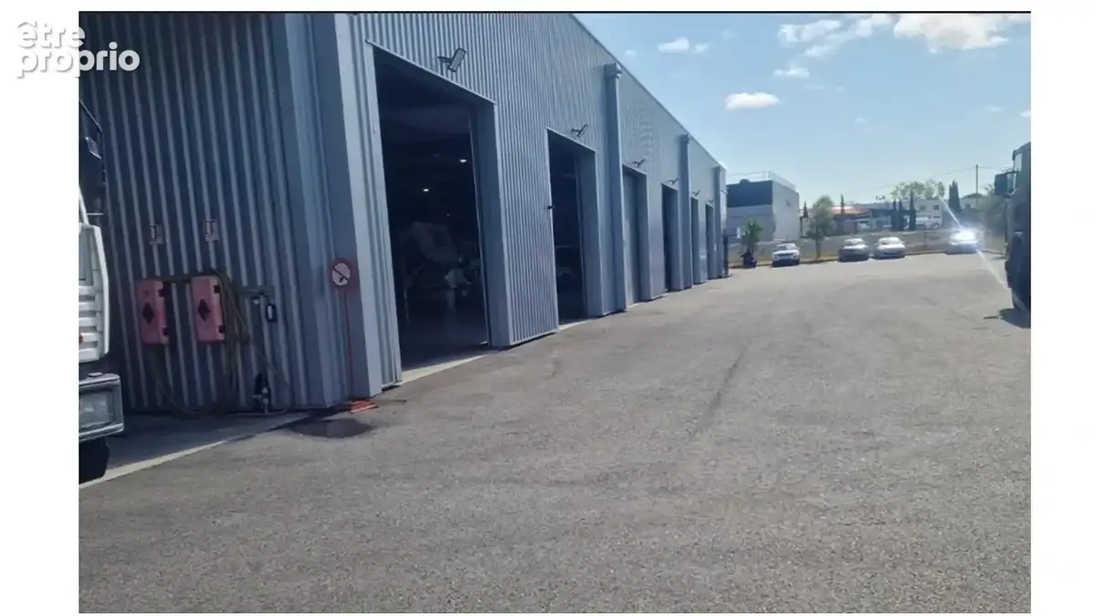 AMBARES ZI – Bâtiment industriel 1 494m²   - photo 2