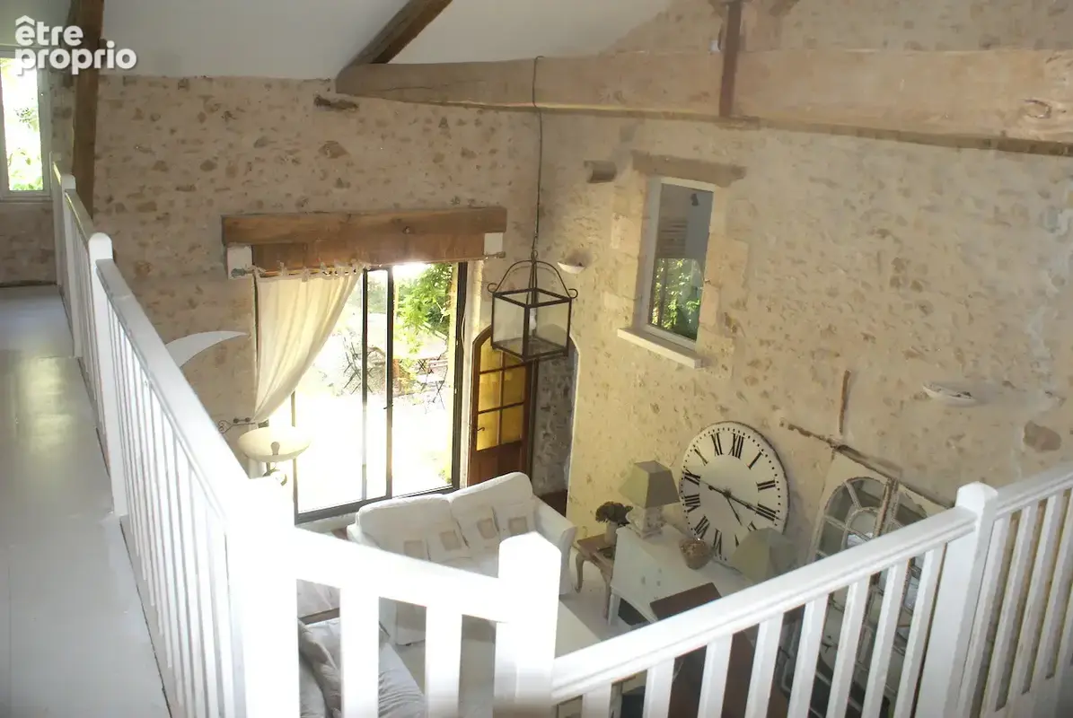 A VOIR. Belle maison en pierre de 4 chambres avec dépendances et vues sur terrain d'environ 2811m2 - photo 8