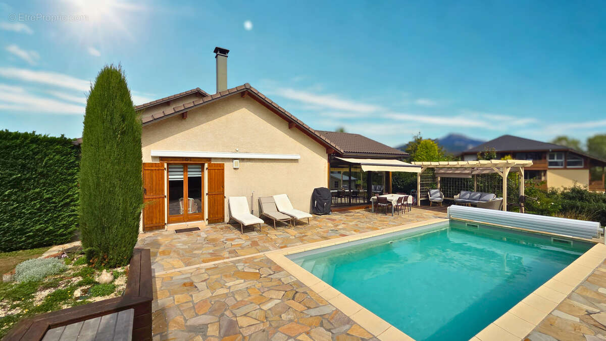 Maison à CORNIER