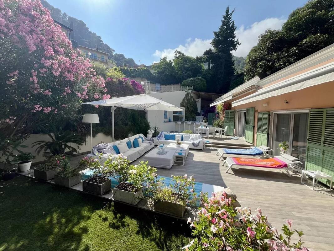 Appartement à EZE