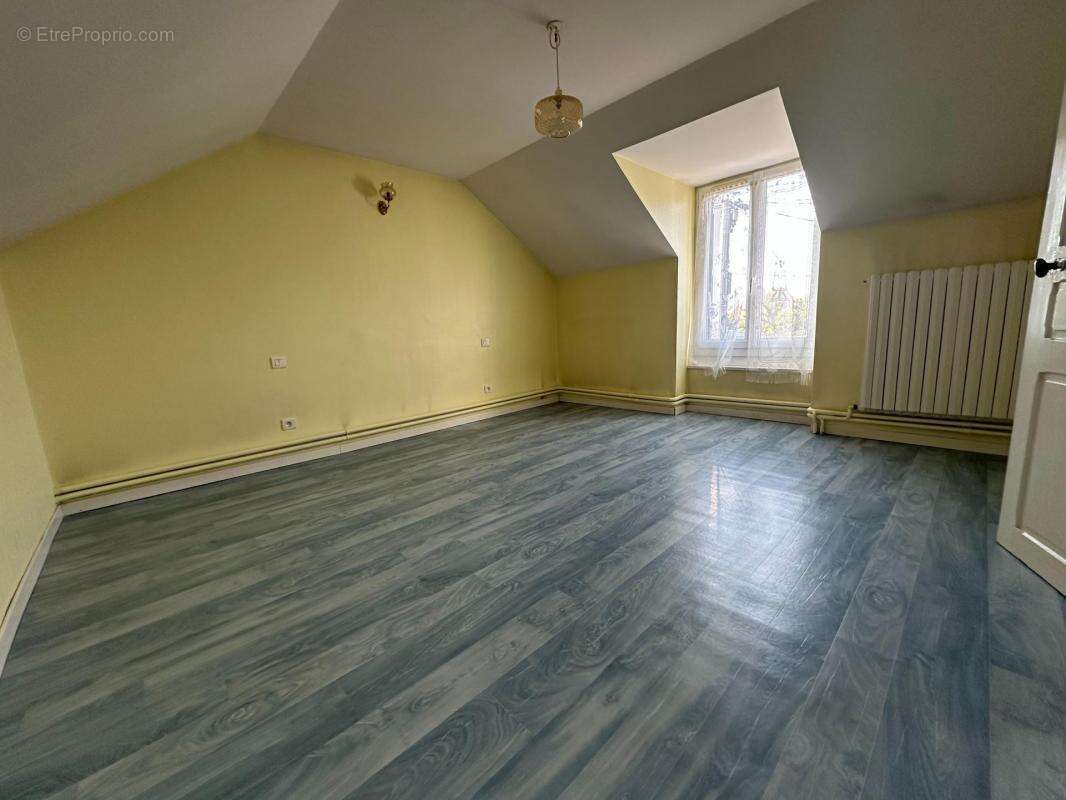 Maison à SAINTE-JAMME-SUR-SARTHE