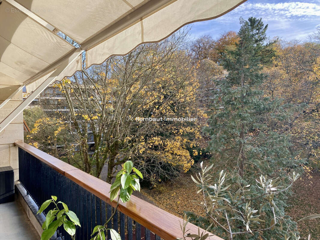 Appartement à LA CELLE-SAINT-CLOUD