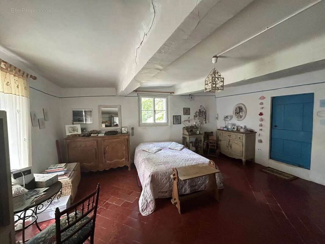 EXCLUSIVITÉ Maison en pierre 335m2 avec 1ha - 04 Alpes-de-Haute-Provence - photo 15