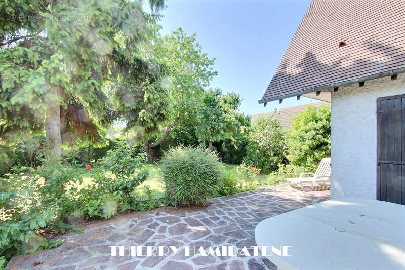 Val notre dame grande et belle maison 140m2 hbt 4 chambres ideal artisan s/sol total  100m2 3m de hauteur s/plafond grand jardin - photo 11