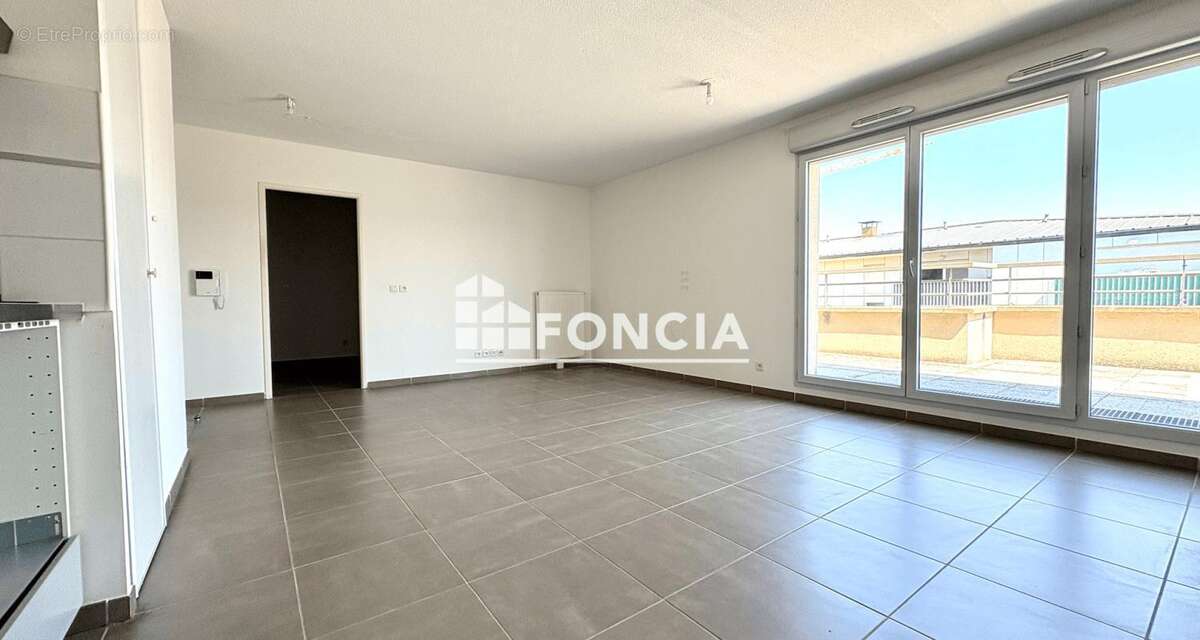 Appartement t3 avec terrasse - 61 m² - dernier étage - métro borderouge - parking inclus - photo 4