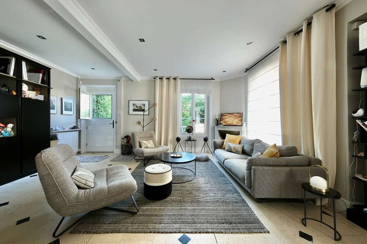 Maison à MONTMORENCY