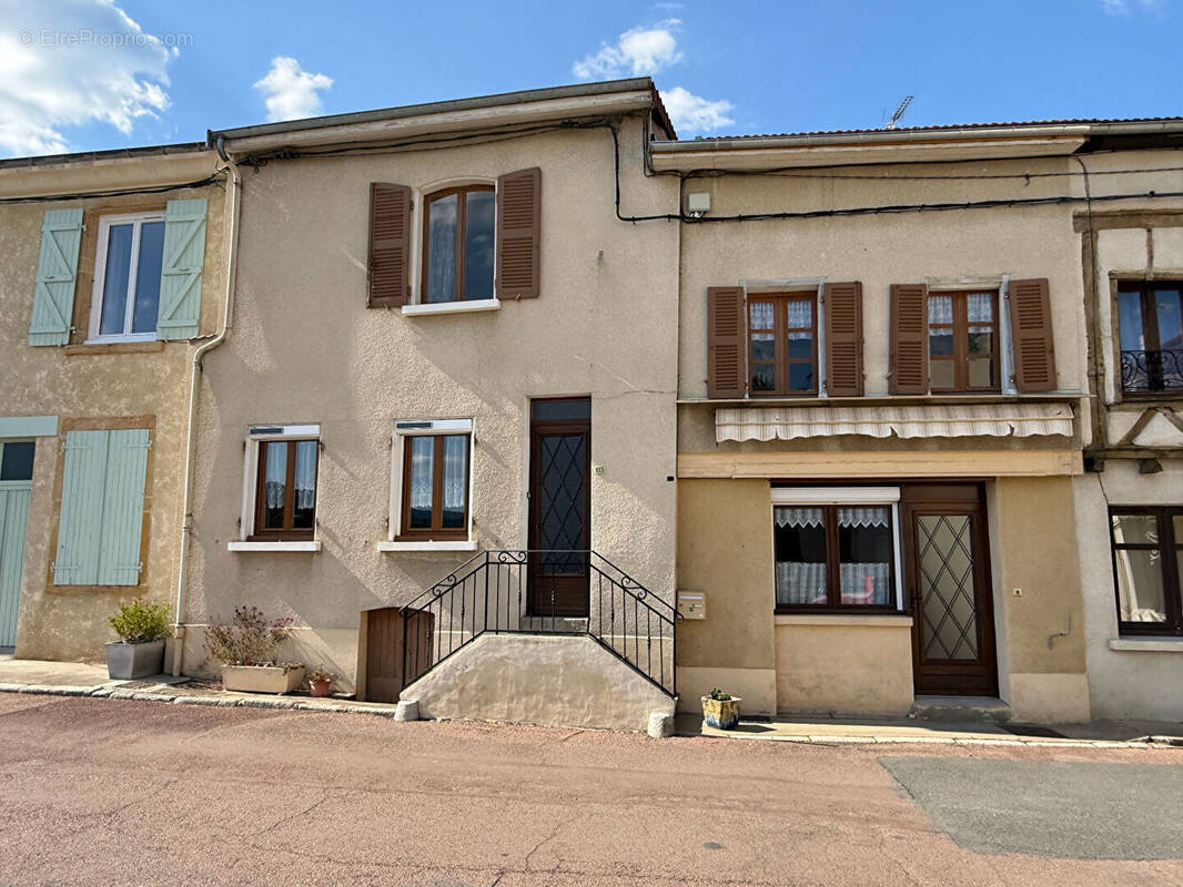 Maison à RENAISON