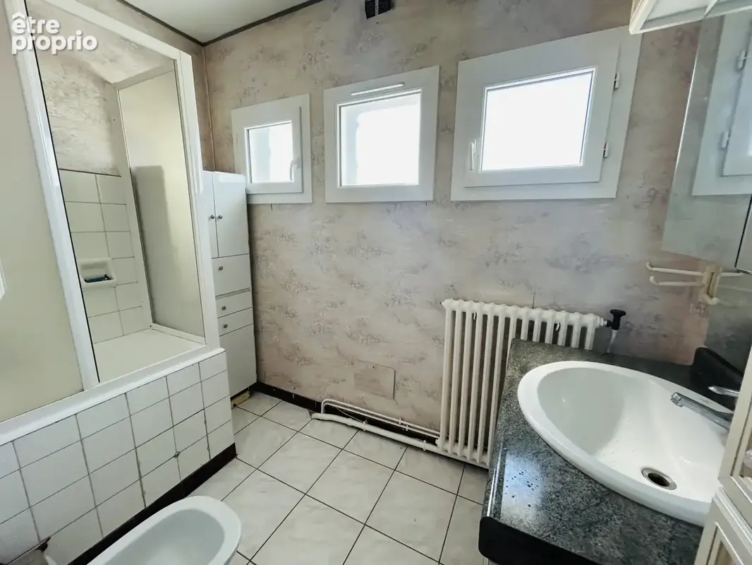 Maison avec grand jardin et garage - photo 5