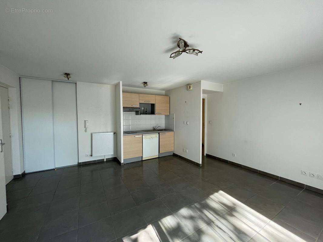 Appartement à MEYZIEU