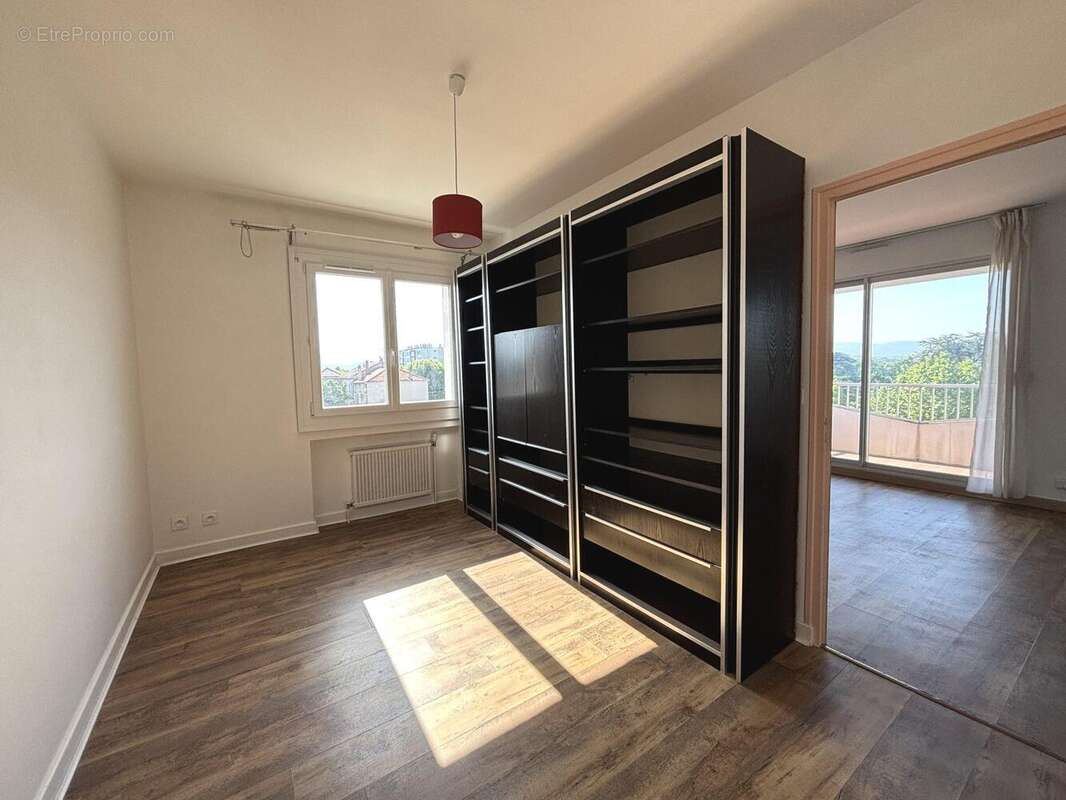 Appartement 99 m² à Romans-Sur-Isere  - photo 8