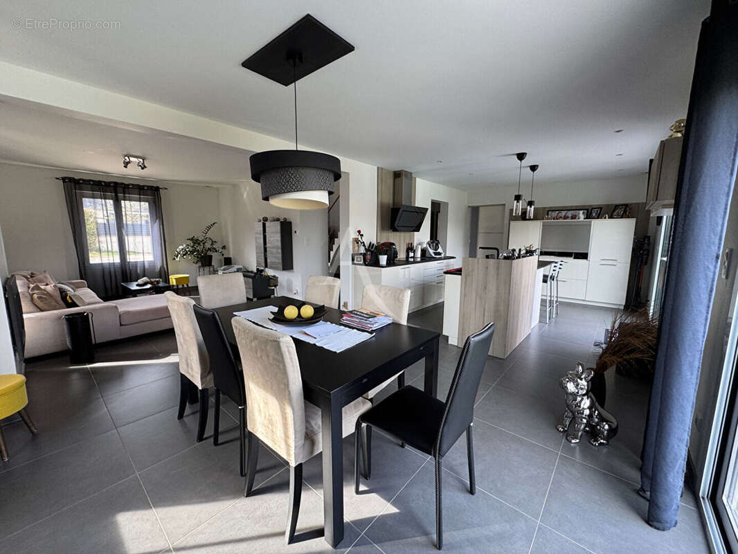 Maison à MONTLOUIS-SUR-LOIRE