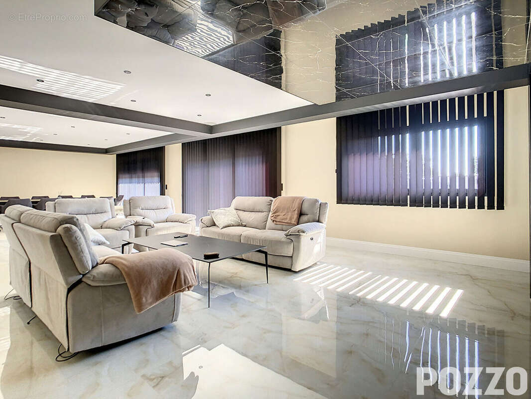 Maison récente de 276 m² à Coudeville Sur Mer (50290) - photo 2