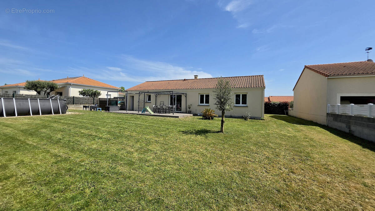 Maison à CERNUSSON