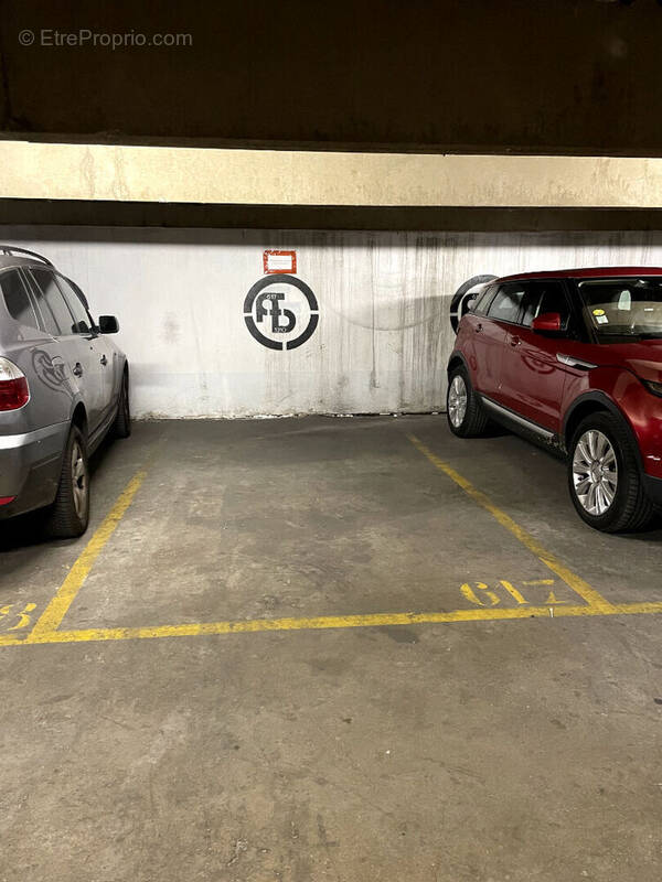 Parking à PARIS-13E