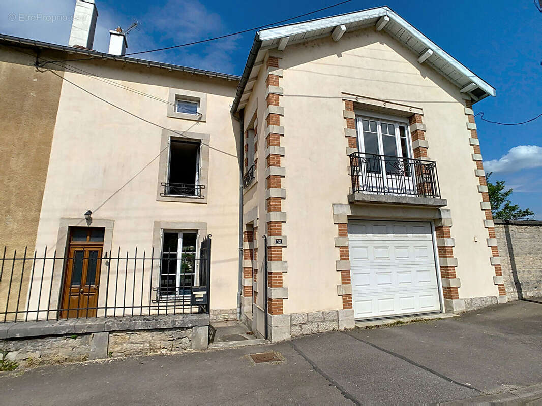 Maison à NEUFCHATEAU