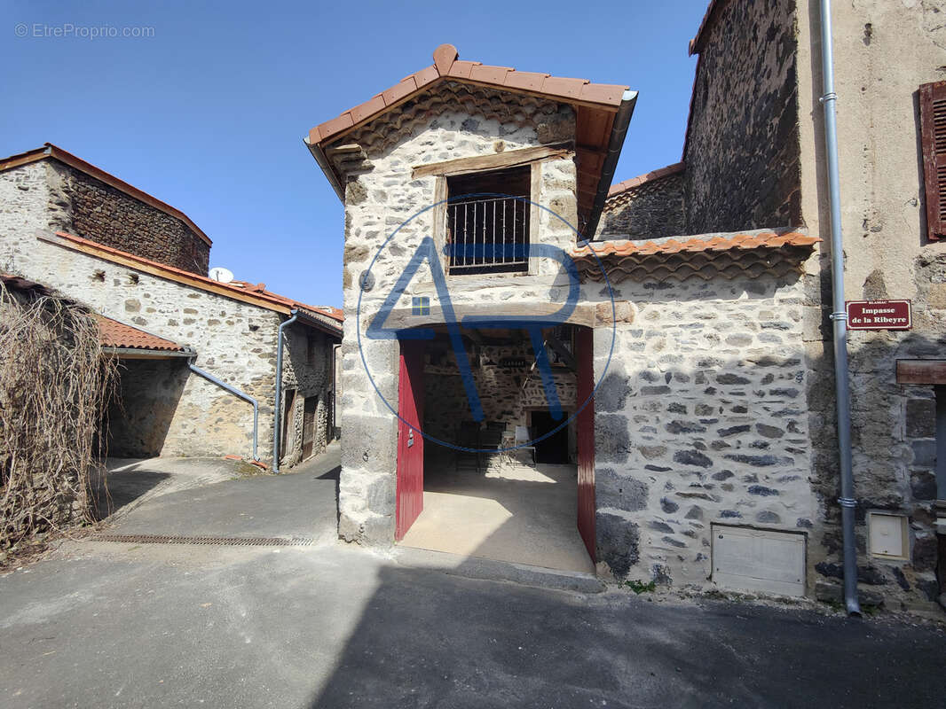 Maison à BLASSAC