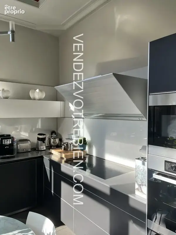 Maison de caractère de 250 m2 à LA MADELEINE avec cabinet médical attenant , idéale pour grande famille et pro - photo 4