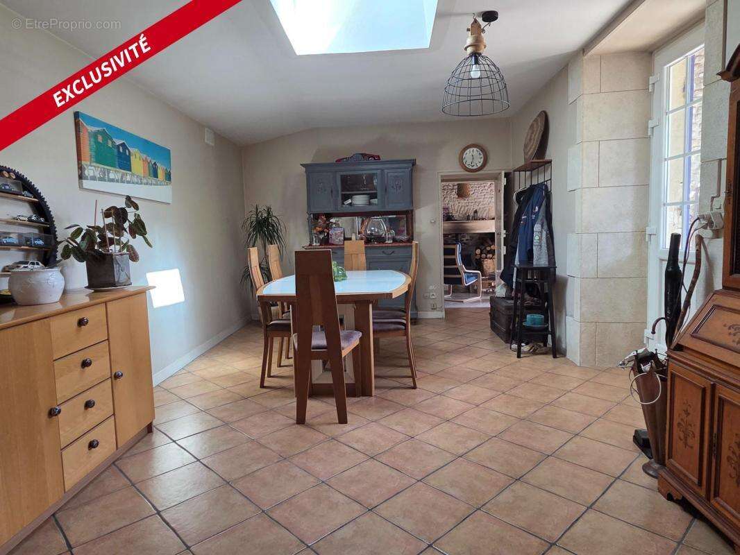 Maison 173 m² avec studio indépendant, piscine et 2 garages - Essouvert 17400 - photo 4