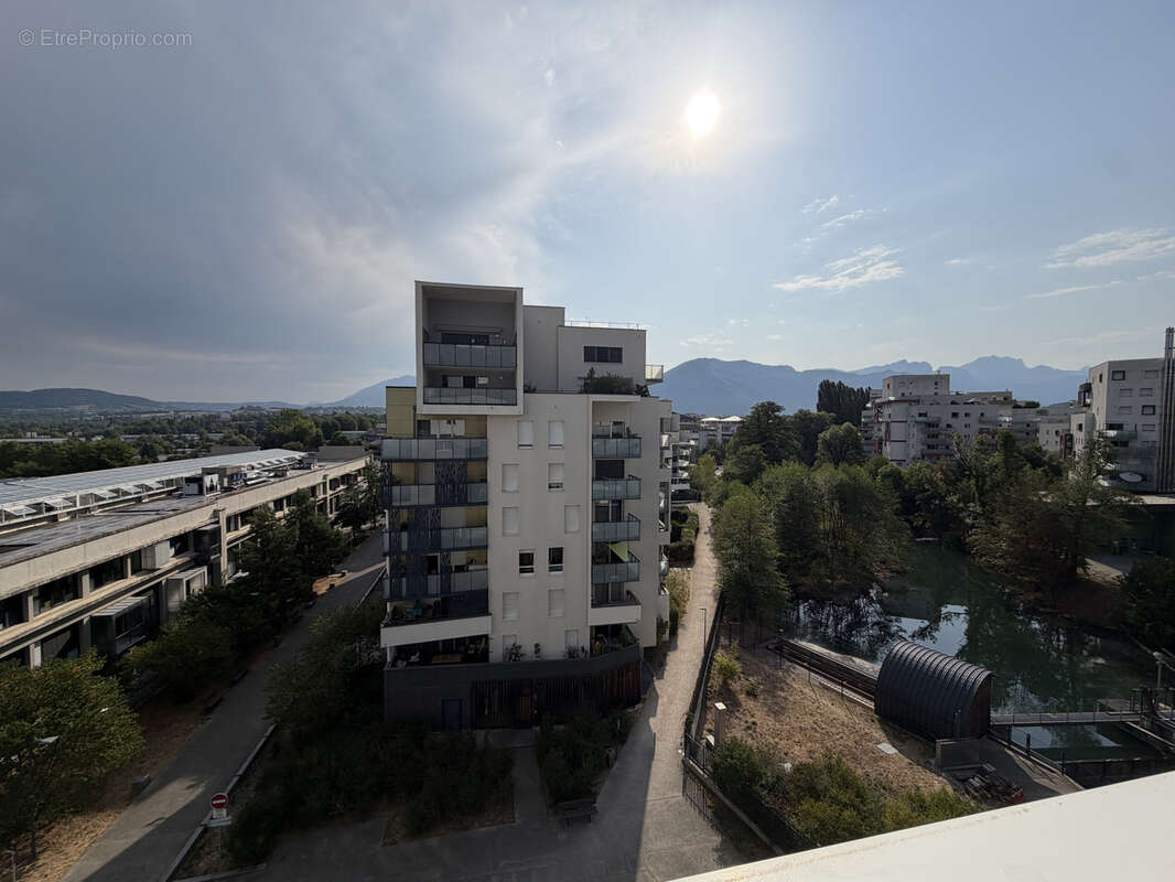 T3 quartier des passerelles - 6e étage vue dégagée sur les montagnes - photo 3