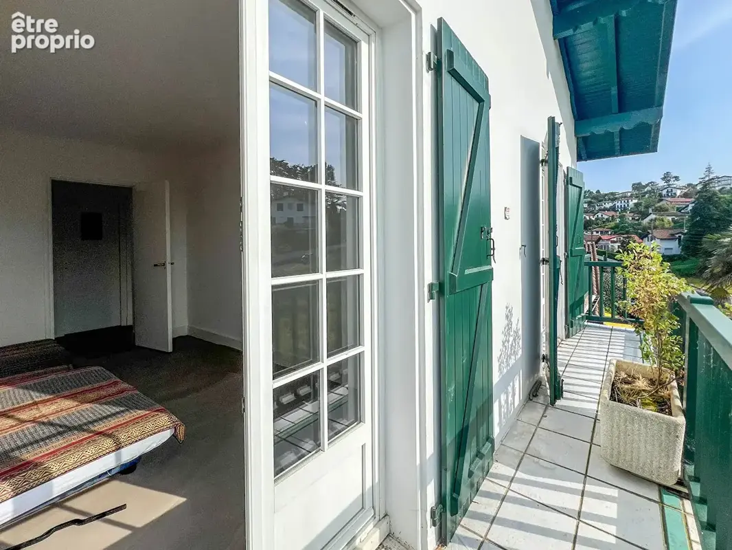 Front de mer Ciboure, plage de Socoa, appartement 80 m2 à réinventer - balcons, véranda, garage - photo 13
