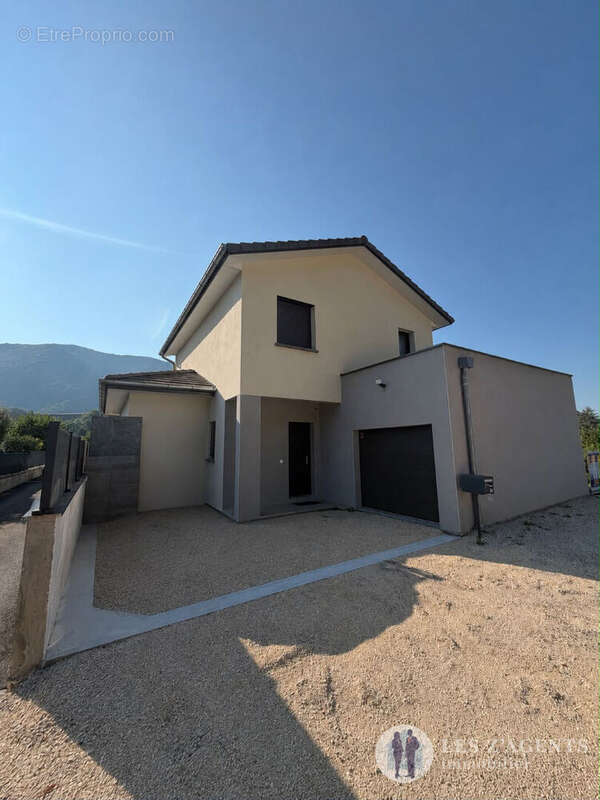 Maison récente 105m² au calme  sans vis-à-vis  terrain piscinable à Vif - photo 17