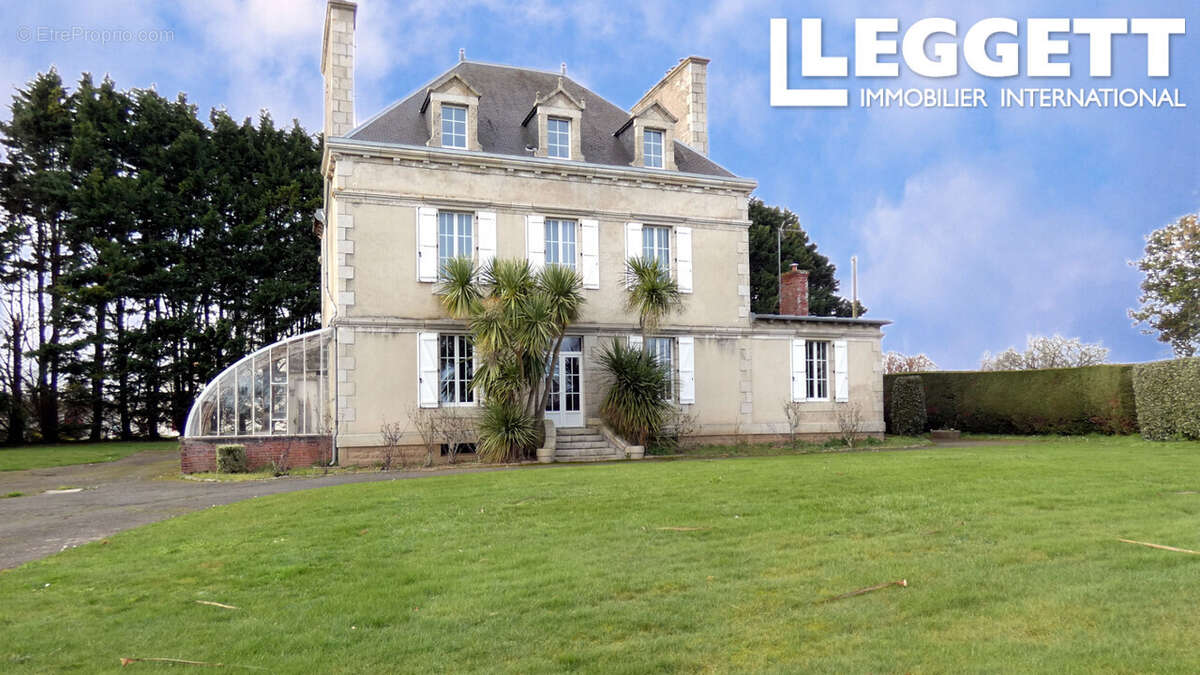 Élégante maison d'armateur à rénover avec grande dépendance nichée dans un parc clos aux abords de Paimpol - photo 10