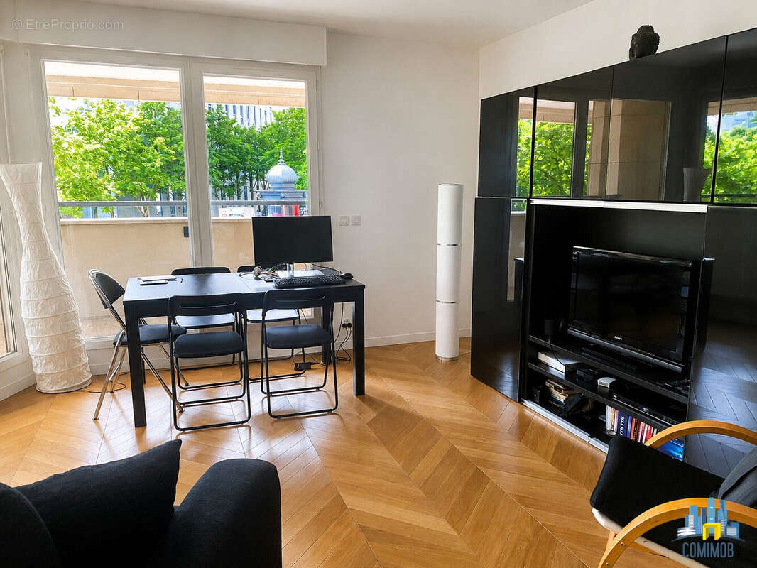 Appartement à COURBEVOIE